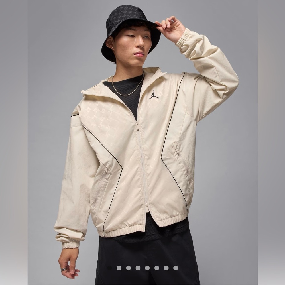 Nike Air Jordan Men’s Brooklyn Draft Jacket Light Orewood HV0554-104 Streetwear